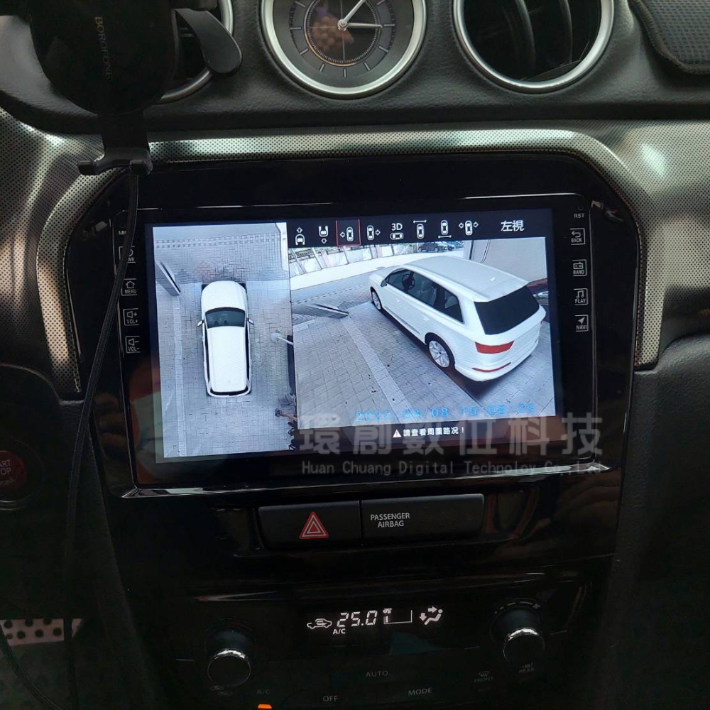 3D SVM combined with a 2D bird's-eye view display, including reverse image display and reverse assist lines, a 180-degree ultra-wide-angle lens, and support for multiple car models and colors.